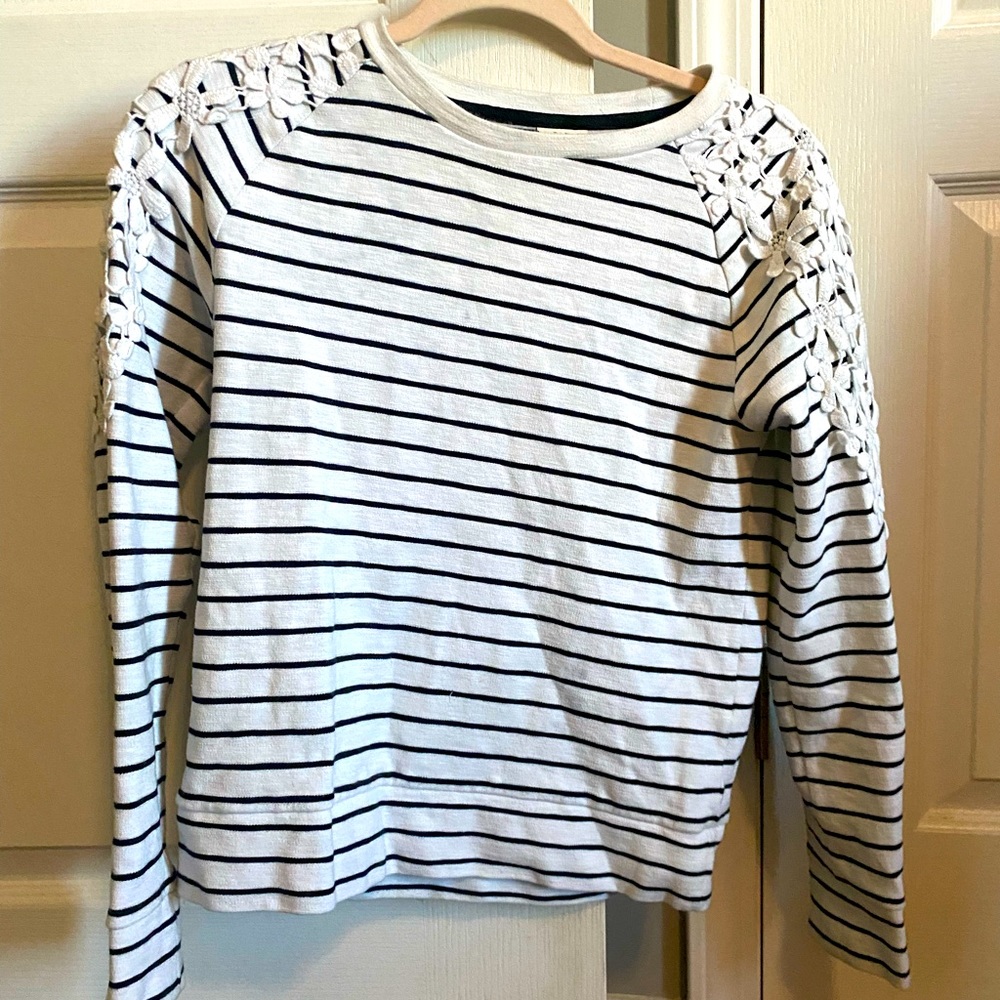 Classy long sleeve striped crew neck